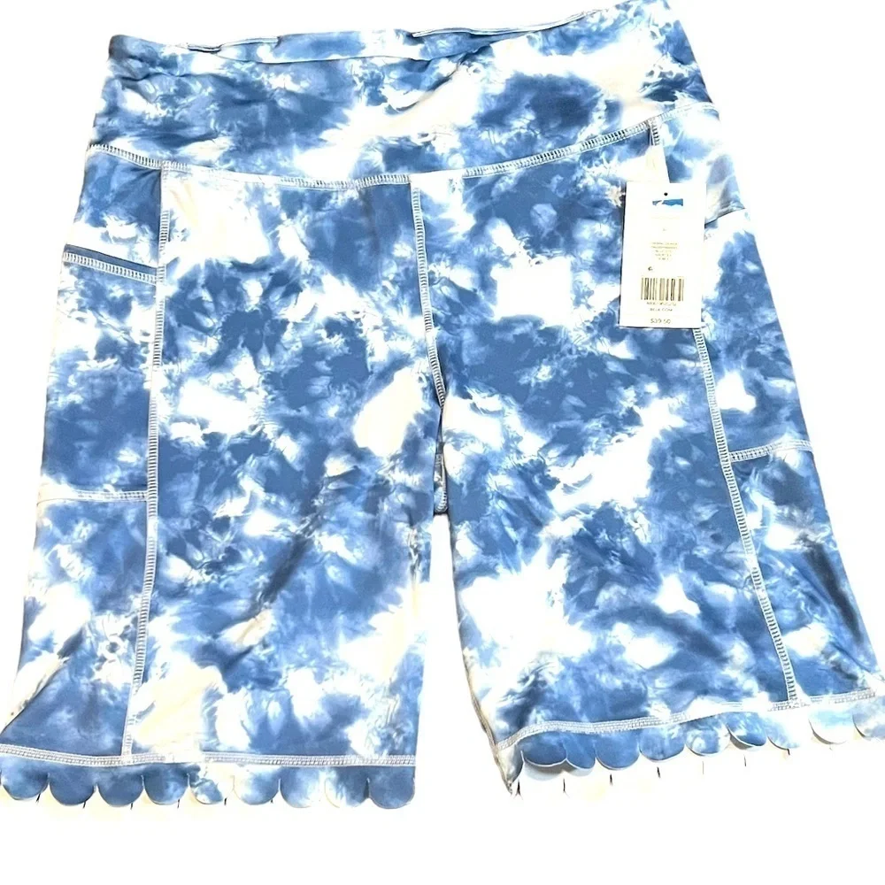 Women’s Crown & Ivy Scalloped Tie Dye Shorts Size Large Blue White New with Tags
